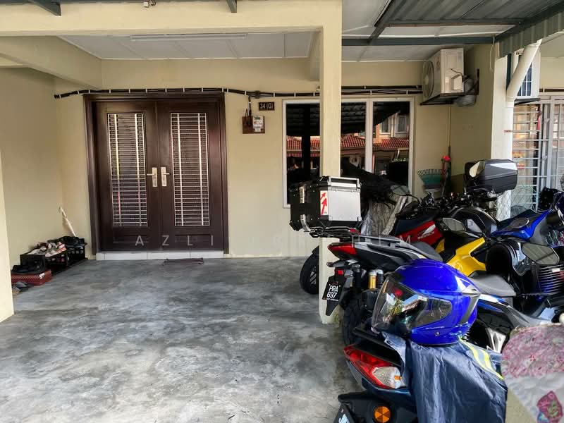 2-storey Terraced House for Sale in Taman Lestari Putra (Seri Kembangan) - Azli Ibrahim - Exterior - PropertyGuru.com.my