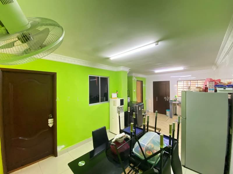 2-storey Terraced House for Sale in Taman Lestari Putra (Seri Kembangan) - Azli Ibrahim - Kitchen - PropertyGuru.com.my