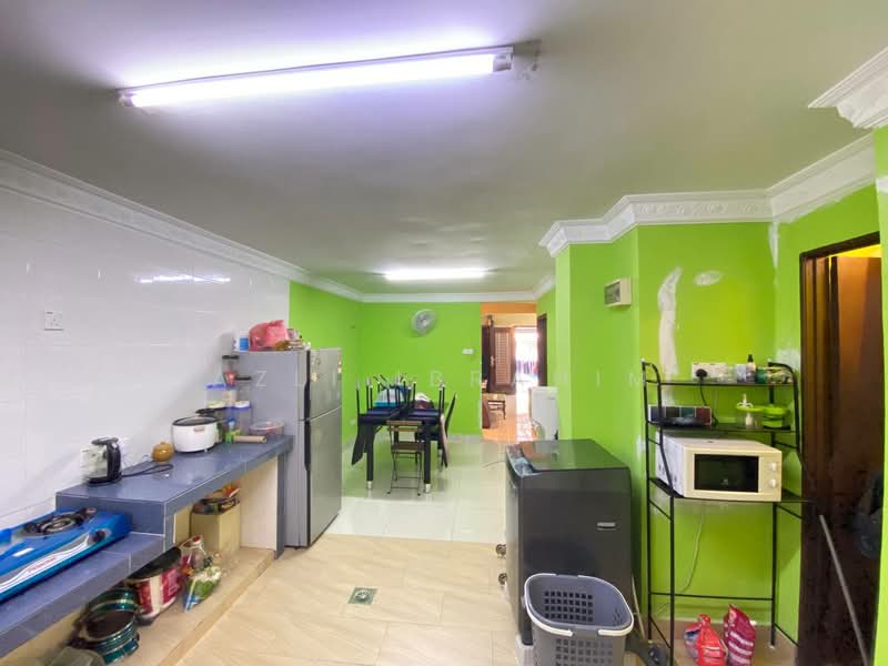 2-storey Terraced House for Sale in Taman Lestari Putra (Seri Kembangan) - Azli Ibrahim - Kitchen - PropertyGuru.com.my
