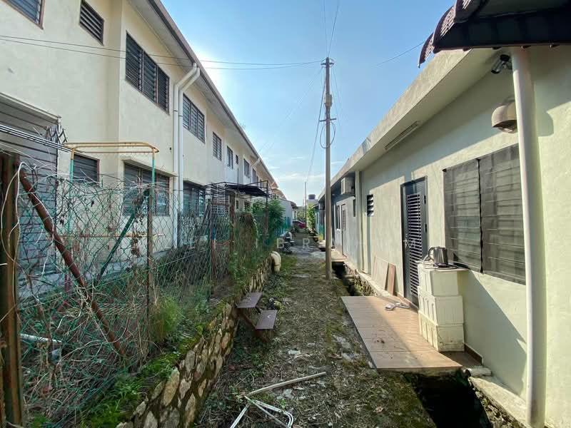2-storey Terraced House for Sale in Taman Lestari Putra (Seri Kembangan) - Azli Ibrahim - Exterior - PropertyGuru.com.my