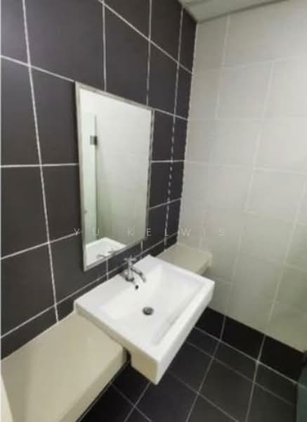 Servis Apartment untuk Disewa di Centrestage Designer Suite - Yu Kelwis - Bathroom - PropertyGuru.com.my