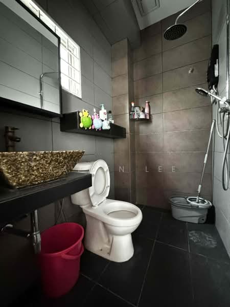 Rumah Teres 2 Tingkat untuk Dijual di Taman Wawasan (Puchong) - Jayden Lee - Bathroom - PropertyGuru.com.my