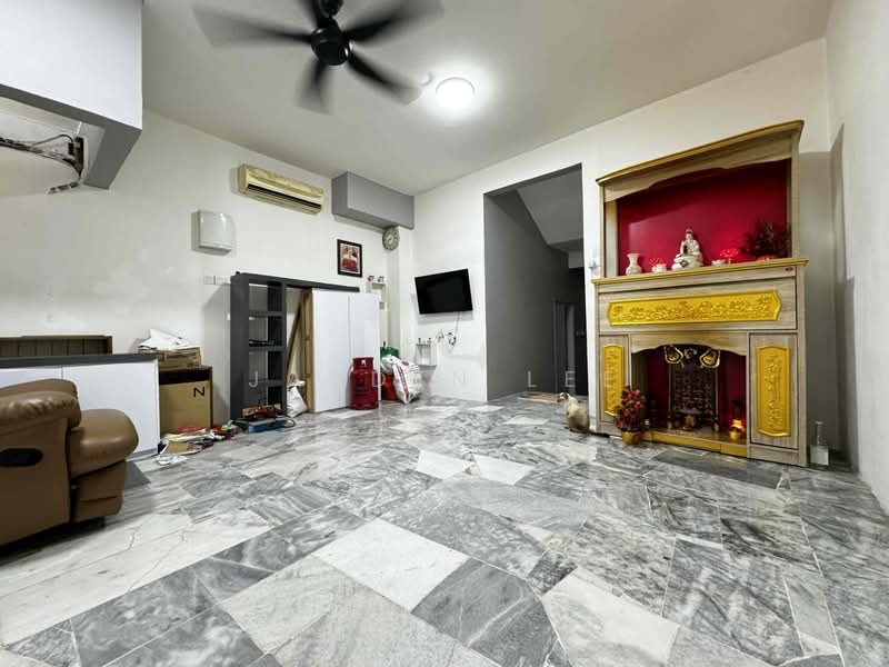 Rumah Teres 2 Tingkat untuk Dijual di Taman Wawasan (Puchong) - Jayden Lee - Living Room - PropertyGuru.com.my