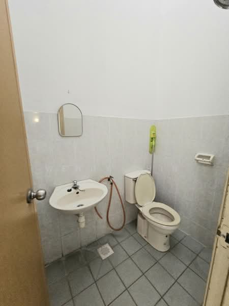 2-storey Terraced House for Sale in TAMAN PUCHONG UTAMA (Puchong) - Wendy Chin - Bathroom - PropertyGuru.com.my