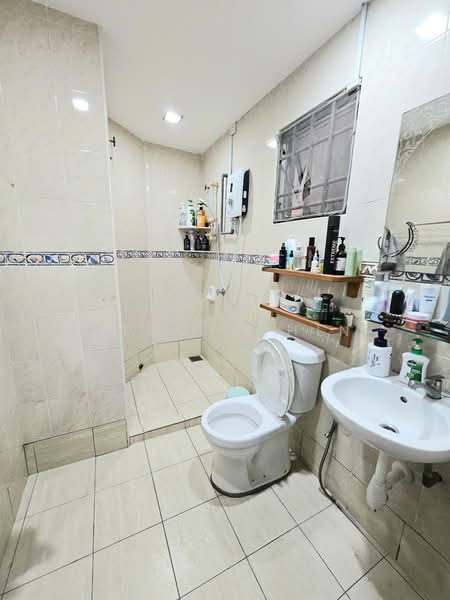 Rumah Teres 2 Tingkat untuk Dijual di Taman Putra Prima (Puchong) - Wendy Chin - Bathroom - PropertyGuru.com.my