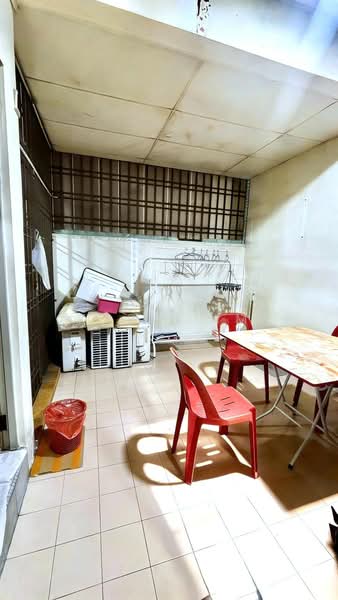 2-storey Terraced House for Sale in Taman Desa Cemerlang (Ulu Tiram) - Karl Lim - Dining Room - PropertyGuru.com.my
