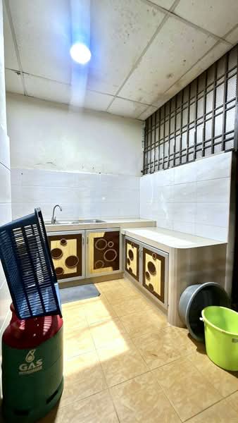 2-storey Terraced House for Sale in Taman Desa Cemerlang (Ulu Tiram) - Karl Lim - Kitchen - PropertyGuru.com.my
