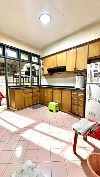 2-storey Terraced House for Sale in Taman Desa Cemerlang (Ulu Tiram) - Karl Lim - Kitchen - PropertyGuru.com.my