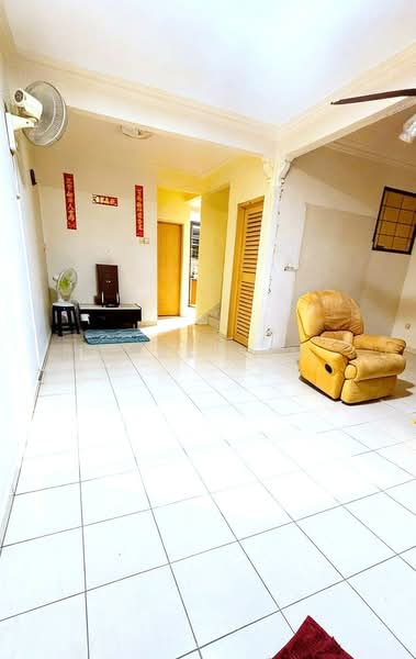 2-storey Terraced House for Sale in Taman Desa Cemerlang (Ulu Tiram) - Karl Lim - Living Room - PropertyGuru.com.my