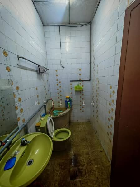 1-storey Terraced House for Sale in Taman Bukit Maluri (Kepong) - Kelly Lai - Bathroom - PropertyGuru.com.my