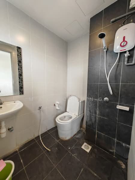 Apartment for Rent at D'Cerrum Apartment - Mac Chong - Bathroom - PropertyGuru.com.my