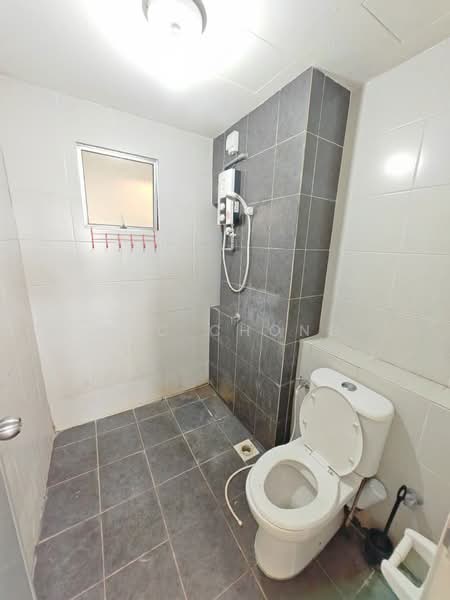 Apartment for Rent at D'Cerrum Apartment - Mac Chong - Bathroom - PropertyGuru.com.my