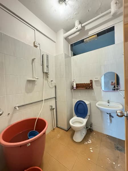 Semi-Detached House for Sale in Taman Delima 2 (Tebrau) - Nellie Lim - Bathroom - PropertyGuru.com.my