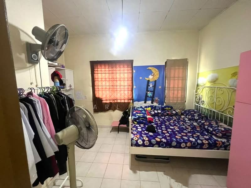 2-storey Terraced House for Sale in Taman Seri Austin (Tebrau) - Karl Lim - Bedroom - PropertyGuru.com.my
