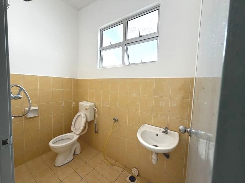 Rumah Teres 2 Tingkat untuk Dijual di Bandar Jaya Putra (Johor Bahru) - Janice Yong - Bathroom - PropertyGuru.com.my