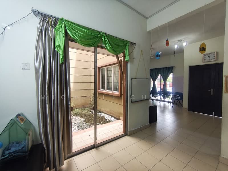 2-storey Terraced House for Sale in Denai Alam (Shah Alam) - Michelle Chong - Living Room - PropertyGuru.com.my