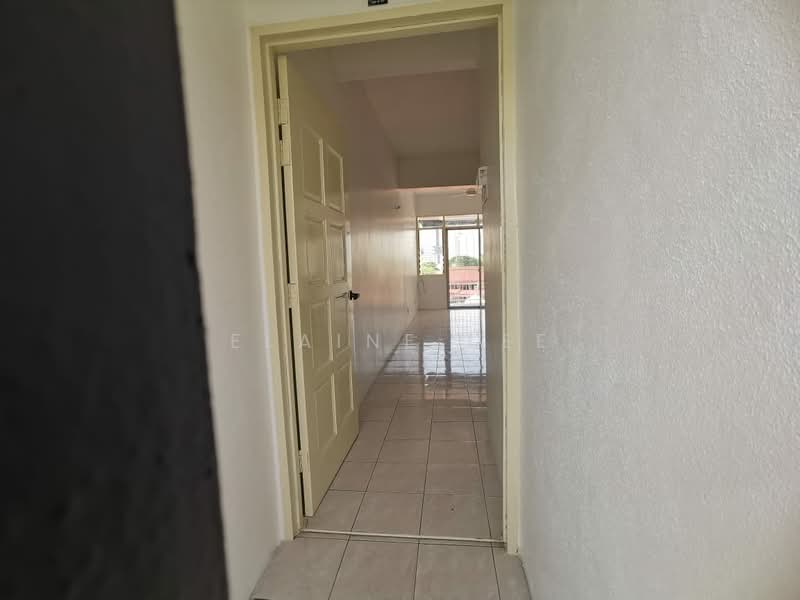 Pangsapuri untuk Dijual di Sri Tanjung Apartment - Elaine Lee - Entrance - PropertyGuru.com.my