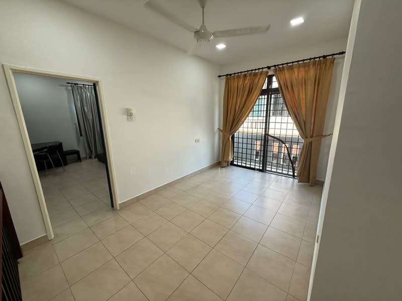 Cluster House for Rent in Austin Heights (Tebrau) - Reny Hee - Living Room - PropertyGuru.com.my