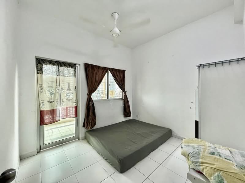 Pangsapuri untuk Dijual di One World 2 (1-Sky) - Yeap Yu Quan - Bedroom - PropertyGuru.com.my