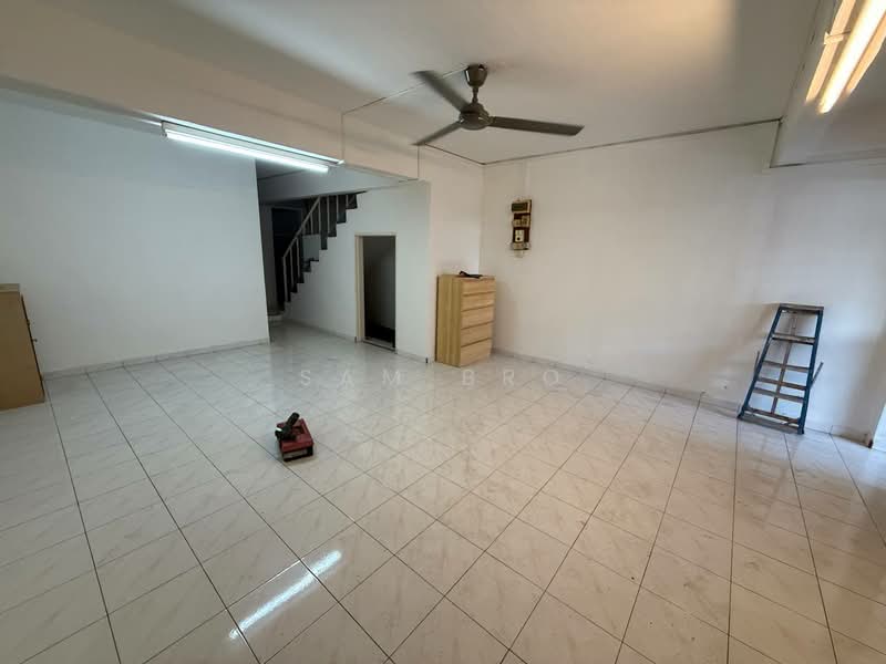 2-storey Terraced House for Sale in Taman Sri Paya (Kluang) - Sam Bro - Interior - PropertyGuru.com.my