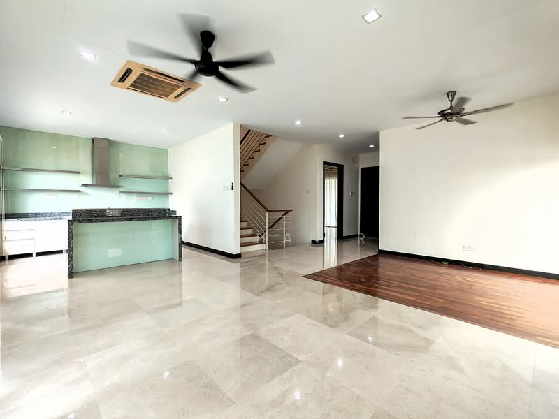 Rumah Berkembar untuk Dijual di Mont Kiara (Kuala Lumpur) - Jonathan Raj - Living Room - PropertyGuru.com.my