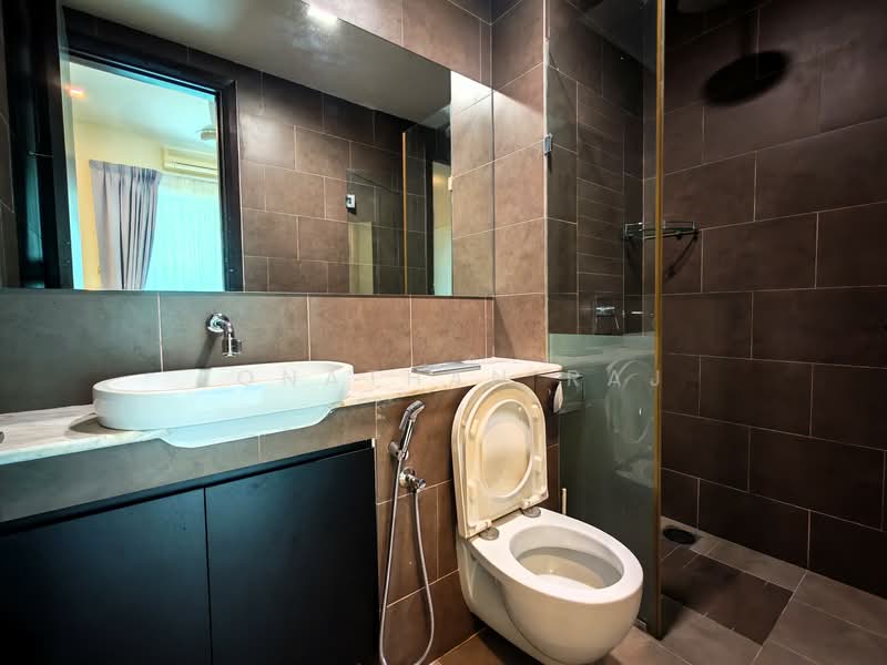 Rumah Berkembar untuk Dijual di Mont Kiara (Kuala Lumpur) - Jonathan Raj - Bathroom - PropertyGuru.com.my