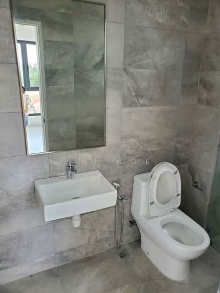 Servis Apartment untuk Disewa di Equine Residence - Wai Hoe - Bathroom - PropertyGuru.com.my