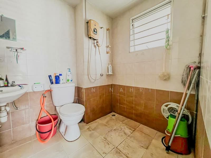 Kondominium untuk Dijual di Prima U1 - Ilman Nahri - Bathroom - PropertyGuru.com.my