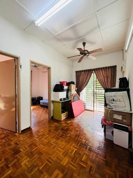 Rumah Teres 2 Tingkat untuk Dijual di Taman Setia Indah (Tebrau) - Winson Tan - Living Room - PropertyGuru.com.my