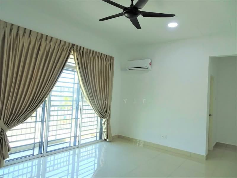 Rumah Teres 2 Tingkat untuk Dijual di Taman Sri Penawar (Pengerang) - Sin Yie - Living Room - PropertyGuru.com.my