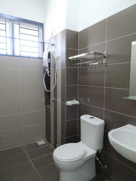 Rumah Teres 2 Tingkat untuk Dijual di Taman Sri Penawar (Pengerang) - Sin Yie - Bathroom - PropertyGuru.com.my