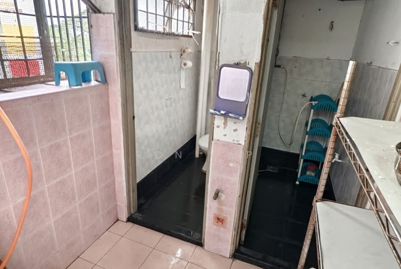 Rumah Flat untuk Dijual di Putri Laksamana - Ron Yap - Bathroom - PropertyGuru.com.my