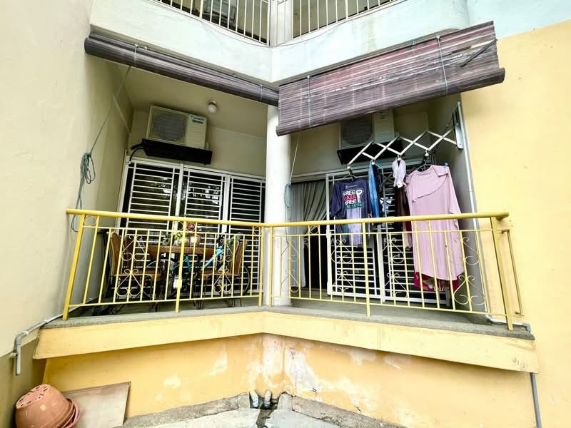 Kondominium untuk Dijual di Catalina Villa - Azli Ibrahim - Balcony - PropertyGuru.com.my