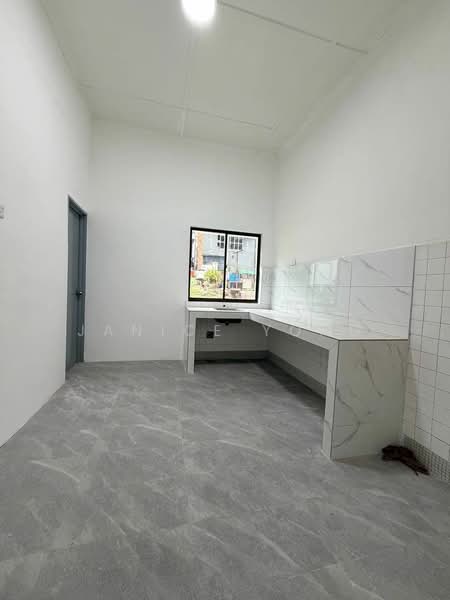 Rumah Teres 1 Tingkat untuk Dijual di Taman Air Biru (Pasir Gudang) - Janice Yong - Kitchen - PropertyGuru.com.my