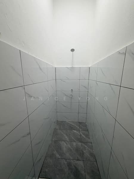 Rumah Teres 1 Tingkat untuk Dijual di Taman Air Biru (Pasir Gudang) - Janice Yong - Bathroom - PropertyGuru.com.my