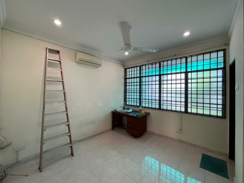 Rumah Teres 2 Tingkat untuk Dijual di Taman Iping (Batu Maung) - Bernard Chew - Interior - PropertyGuru.com.my