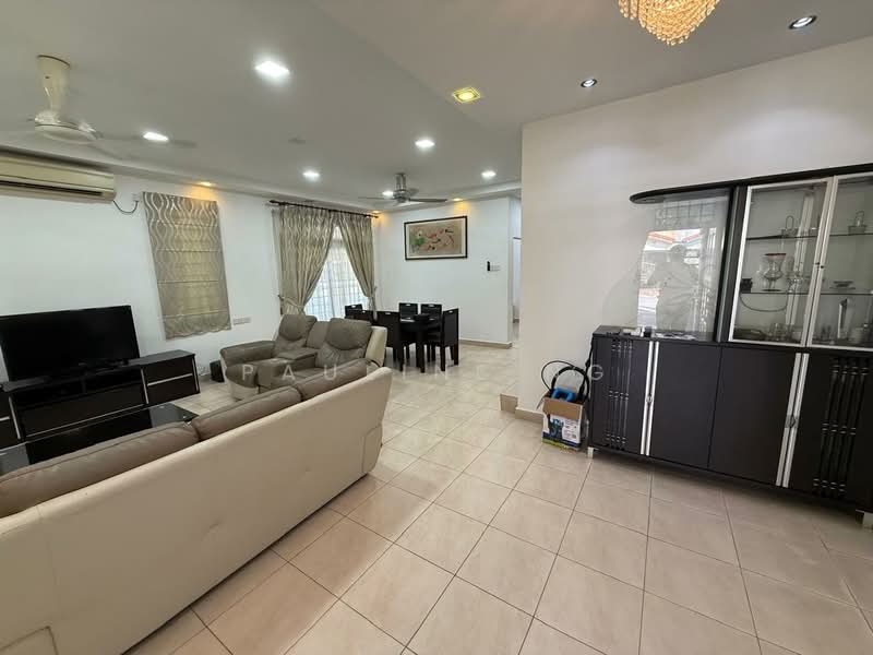 Cluster House for Rent in Taman Mount Austin (Tebrau) - Pauline Ng - Living Room - PropertyGuru.com.my
