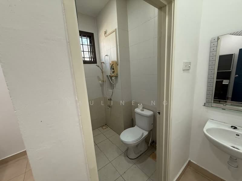 Cluster House for Rent in Taman Mount Austin (Tebrau) - Pauline Ng - Bathroom - PropertyGuru.com.my