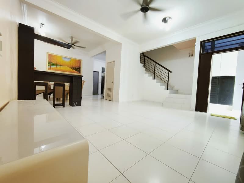 Rumah Teres 2 Tingkat untuk Dijual di Taman Setia Indah (Tebrau) - Violet Ng - Living Room - PropertyGuru.com.my