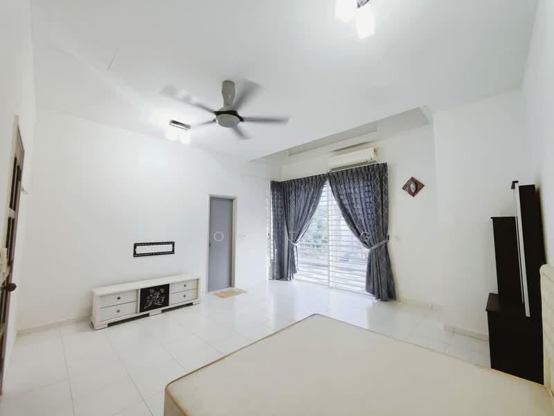 Rumah Teres 2 Tingkat untuk Dijual di Taman Setia Indah (Tebrau) - Violet Ng - Bedroom - PropertyGuru.com.my