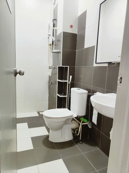 Rumah Teres 2 Tingkat untuk Dijual di Taman Setia Indah (Tebrau) - Violet Ng - Bathroom - PropertyGuru.com.my