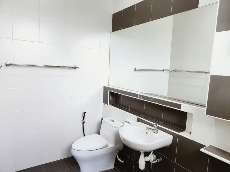Rumah Teres 2 Tingkat untuk Dijual di Taman Setia Indah (Tebrau) - Violet Ng - Bathroom - PropertyGuru.com.my