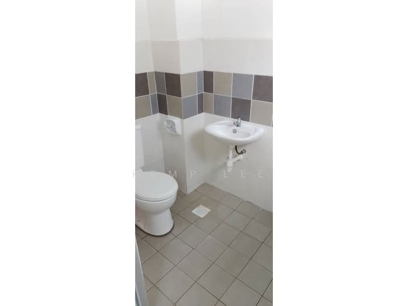 Pangsapuri untuk Disewa di PPR Sri Aman - Kemp Lee - Bathroom - PropertyGuru.com.my