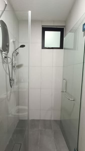 Servis Apartment untuk Disewa di Ruby Seapark - Karen Ang - Bathroom - PropertyGuru.com.my