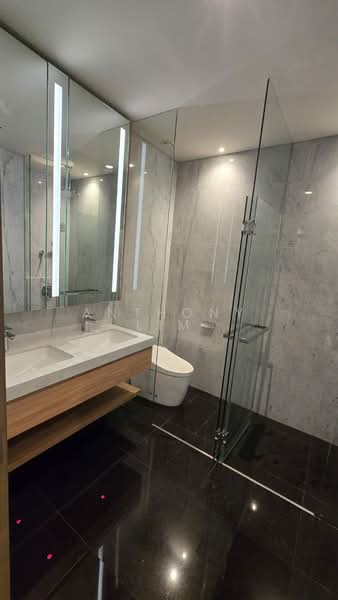 Servis Apartment untuk Disewa di Conlay Signature Suites by E&O - Anthony Lim - Bathroom - PropertyGuru.com.my