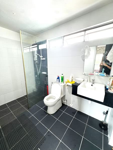Pangsapuri untuk Dijual di Idaman Residence - Pauline Ng - Bathroom - PropertyGuru.com.my