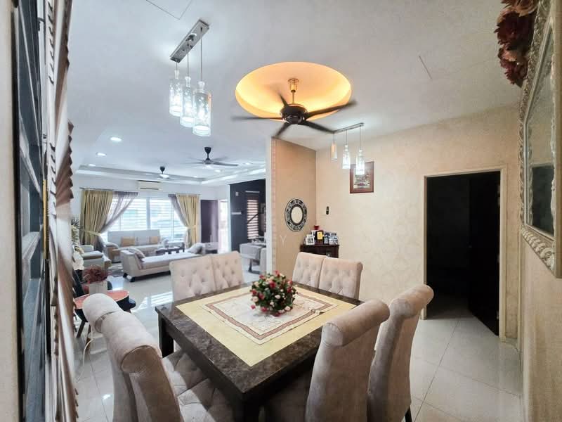 Semi-Detached House for Sale in Taman Saujana Emas (Kajang) - Zul Syafiq - Living Room - PropertyGuru.com.my