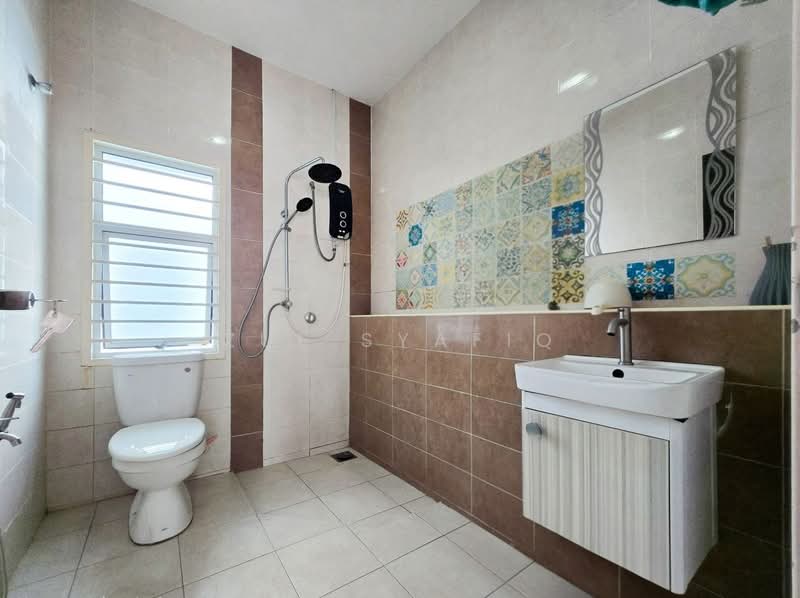 Semi-Detached House for Sale in Taman Saujana Emas (Kajang) - Zul Syafiq - Bathroom - PropertyGuru.com.my