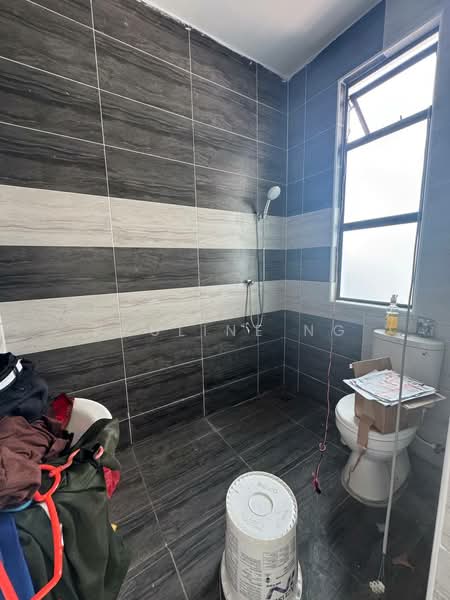 Semi-Detached House for Sale in Kelapa Sawit (Kulai) - Pauline Ng - Bathroom - PropertyGuru.com.my
