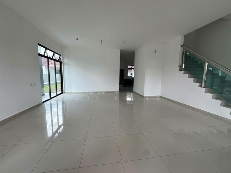 Rumah Berkembar untuk Dijual di Kelapa Sawit (Kulai) - Pauline Ng - Living Room - PropertyGuru.com.my